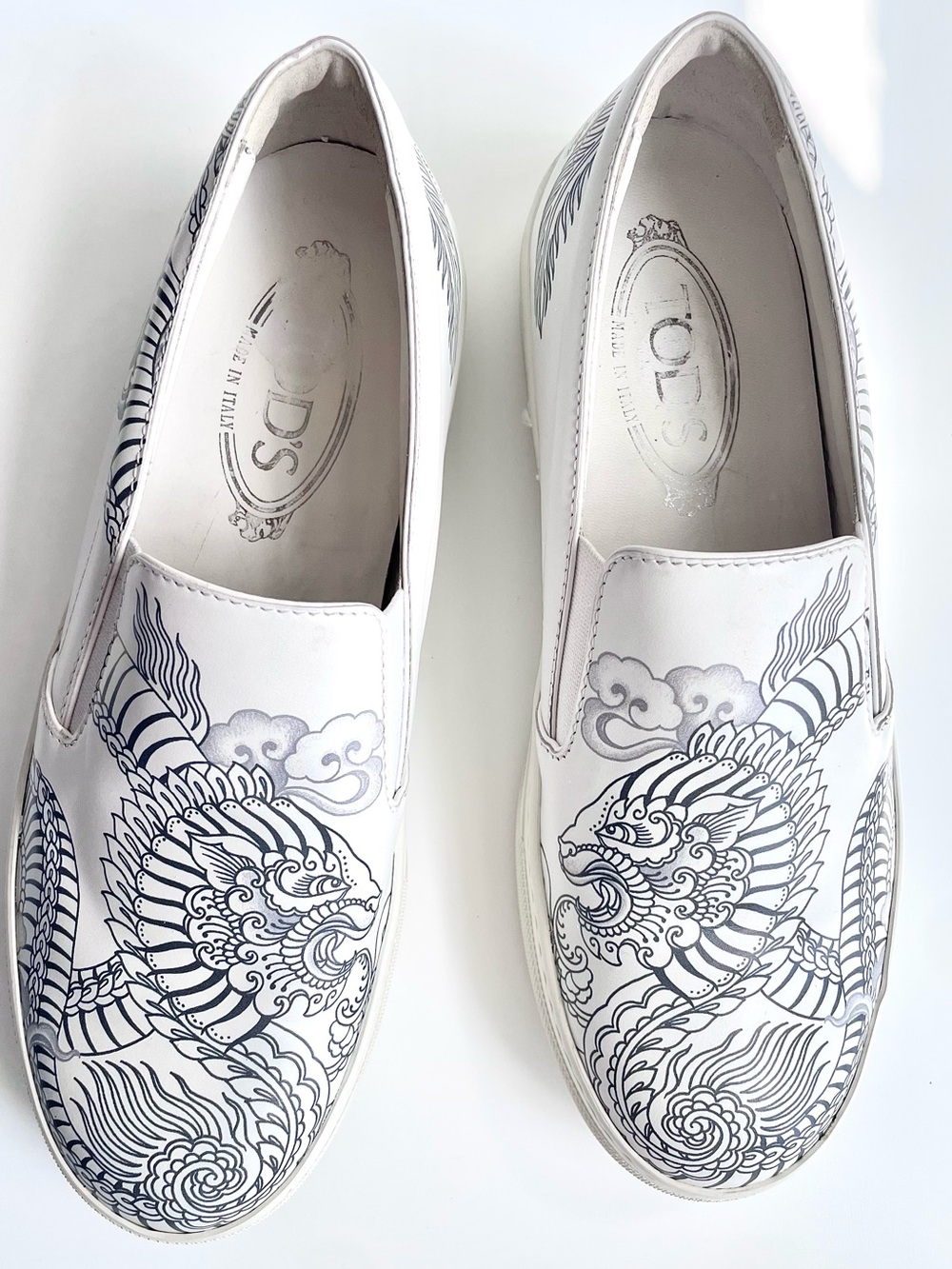 Tod’s Saira Hunjan Tattoo Dragon Slip-On Shoes Sneakers White Leather 37 US 6.5